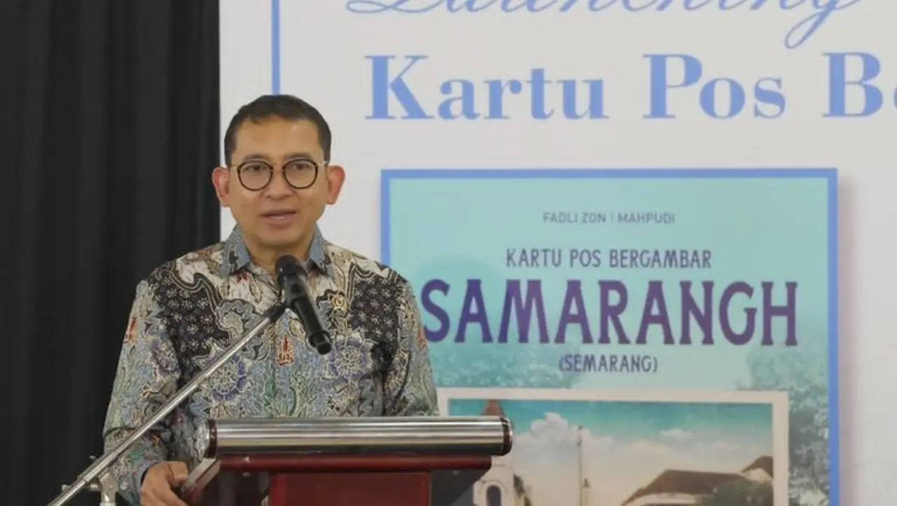 Merekam Jejak Sejarah Semarang Lewat Kartu Pos, Menbud Fadli Zon Luncurkan Buku ‘Samarangh’