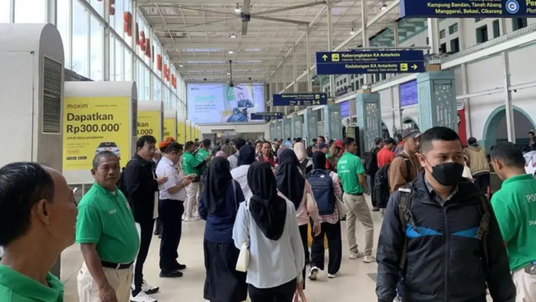 Franoto Wibowo: “34.458 Penumpang Naik Kereta dari Jakarta Jelang Libur Natal”