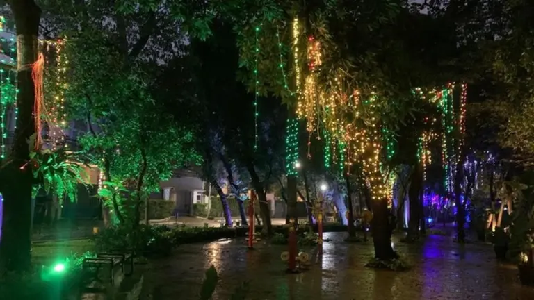 Pemprov DKI Siapkan Pengamanan 574 Gereja, Jakarta Light Festival Hiasi Bundaran HI Sambut Natal 2025