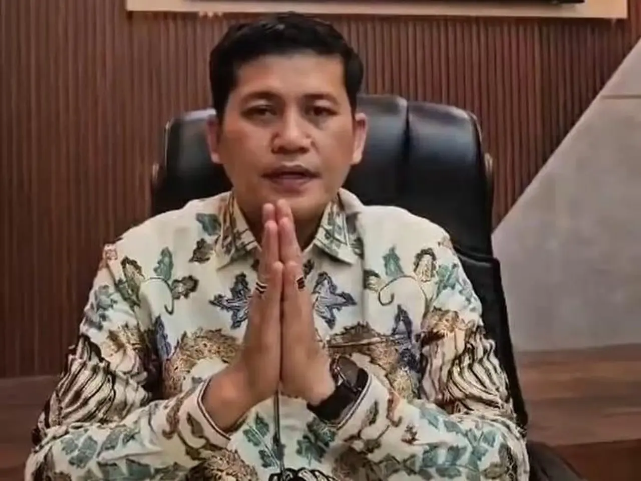 Bupati Aceh Selatan Diberhentikan Sementara Usai Umrah Saat Bencana