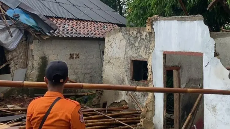 BPBD Bogor Ungkap 5 Rumah Warga di Dramaga Rusak Parah Akibat Hujan Deras Disertai Angin Kencang