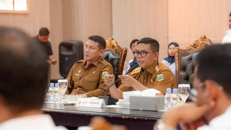 Gubernur Banten Andra Soni Desak Pengerahan Alat Berat untuk Atasi Banjir di Serang Raya