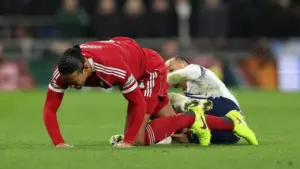 Drama Kartu Merah Xavi Simons Warnai Babak Pertama Tottenham Hotspur vs Liverpool yang Berakhir Imbang 0-0