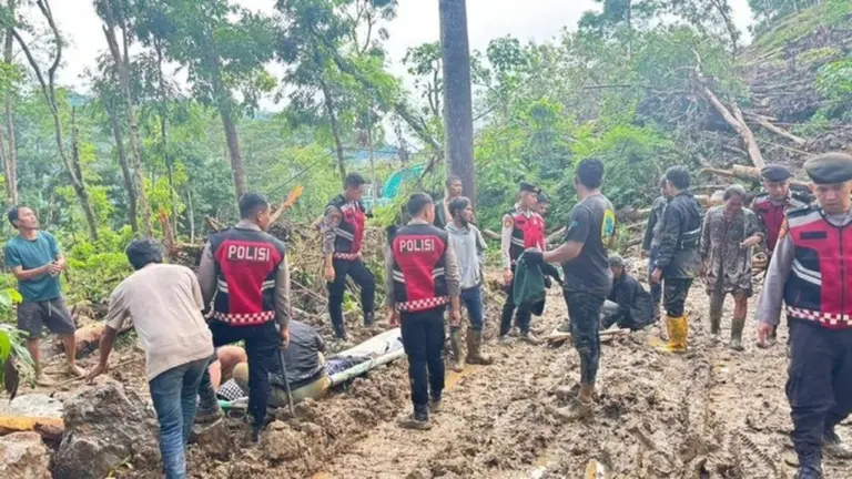 Tiga Orang Tewas dalam Kericuhan di Tambang Emas Ilegal Minahasa Tenggara, Polisi Selidiki Pemicu Tiga Orang Tewas dalam Kericuhan di Tambang Emas Ilegal Minahasa Tenggara, Polisi Selidiki Pemicu
