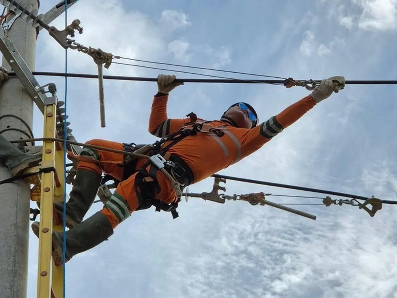 Darmawan Prasodjo: “Sistem Kelistrikan Aceh Pulih, 20 Gardu Induk Beroperasi Normal”
