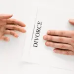 Kewajiban Nafkah Anak Pasca Perceraian: Ayah Tetap Bertanggung Jawab Menurut Hukum Islam dan Negara