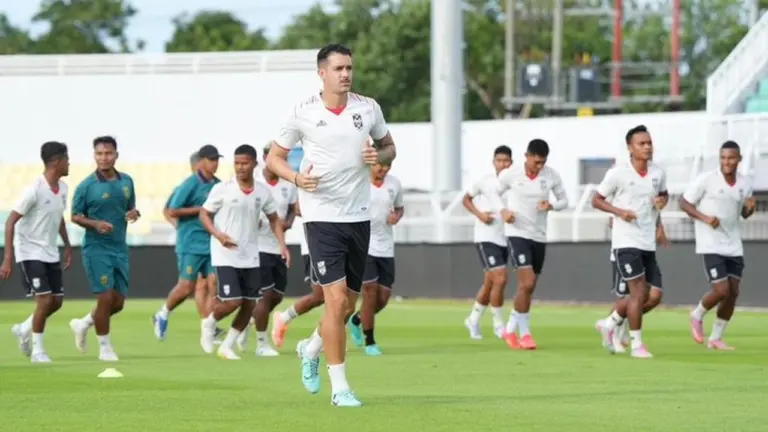 Malut United Tantang Konsistensi PSM Makassar di Kandang, Duel Jago Kandang vs Jago Tandang Malut United Tantang Konsistensi PSM Makassar di Kandang, Duel Jago Kandang vs Jago Tandang