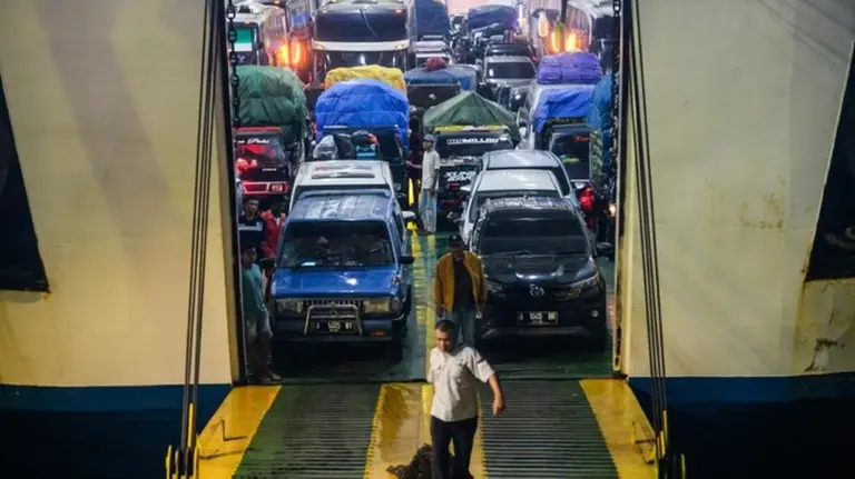 Aan Suhanan: Cuaca Ekstrem Selat Sunda Picu Antrean Panjang Ribuan Kendaraan di Pelabuhan Merak