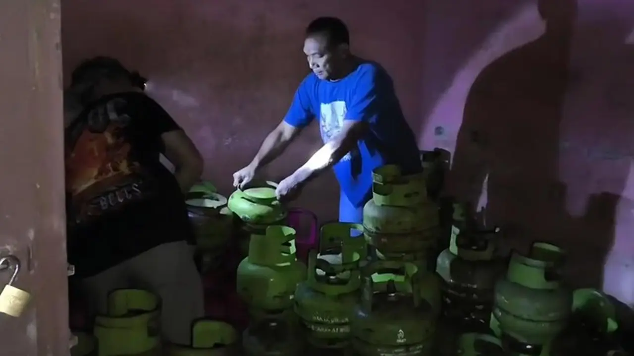 Polisi Gerebek Kontrakan di Cileungsi Bogor, Ratusan Tabung Gas Subsidi Dioplos ke Non-Subsidi