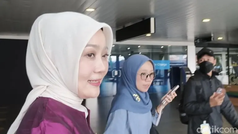 Atalia Praratya: “Minta Doanya, Ya, Kang” Saat Hadiri Acara Publik di Tengah Isu Perceraian