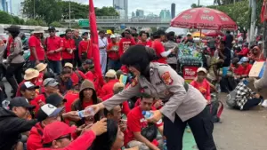 Polwan Negosiator Jadi Garda Terdepan Pelayanan Unjuk Rasa Polri