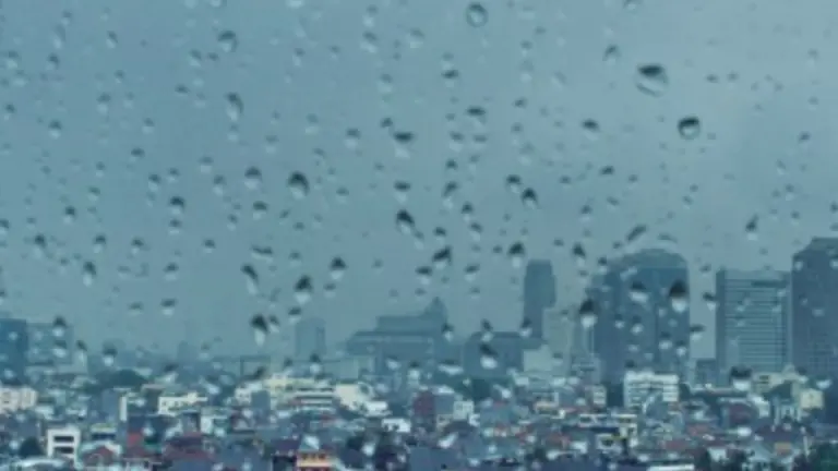 BMKG Peringatkan Potensi Hujan di Sebagian Wilayah Jabodetabek pada Minggu, 22 Desember 2025