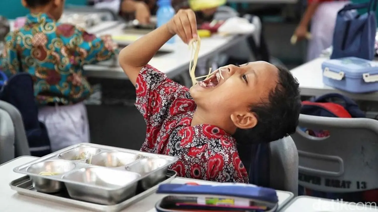Anggota DPR dari NasDem Ragu Siswa Akan Ambil Program Makan Bergizi Gratis di Masa Libur Sekolah