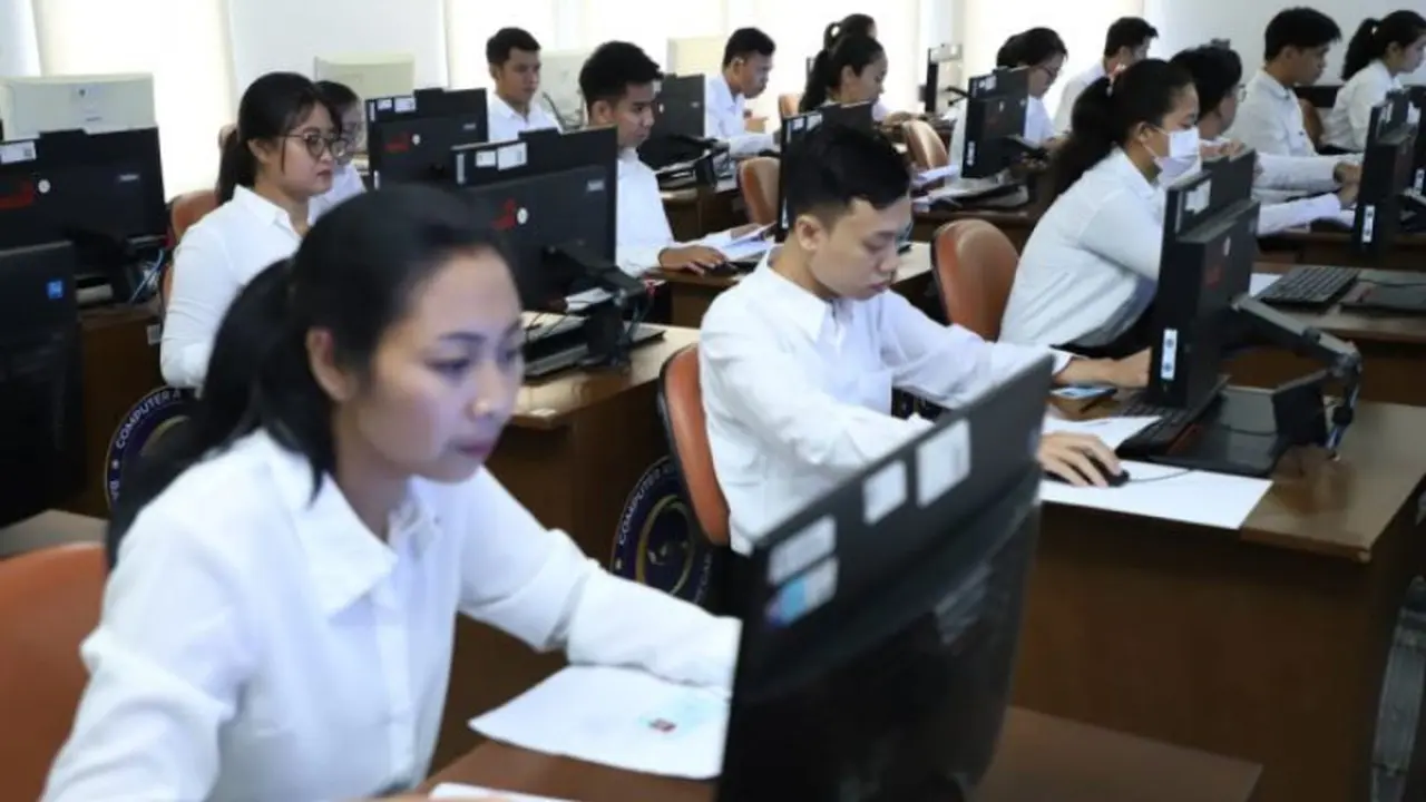 Sorotan Ekonomi: Prediksi Passing Grade CPNS 2026, UMP Jakarta, dan Proyeksi Pasar Saham