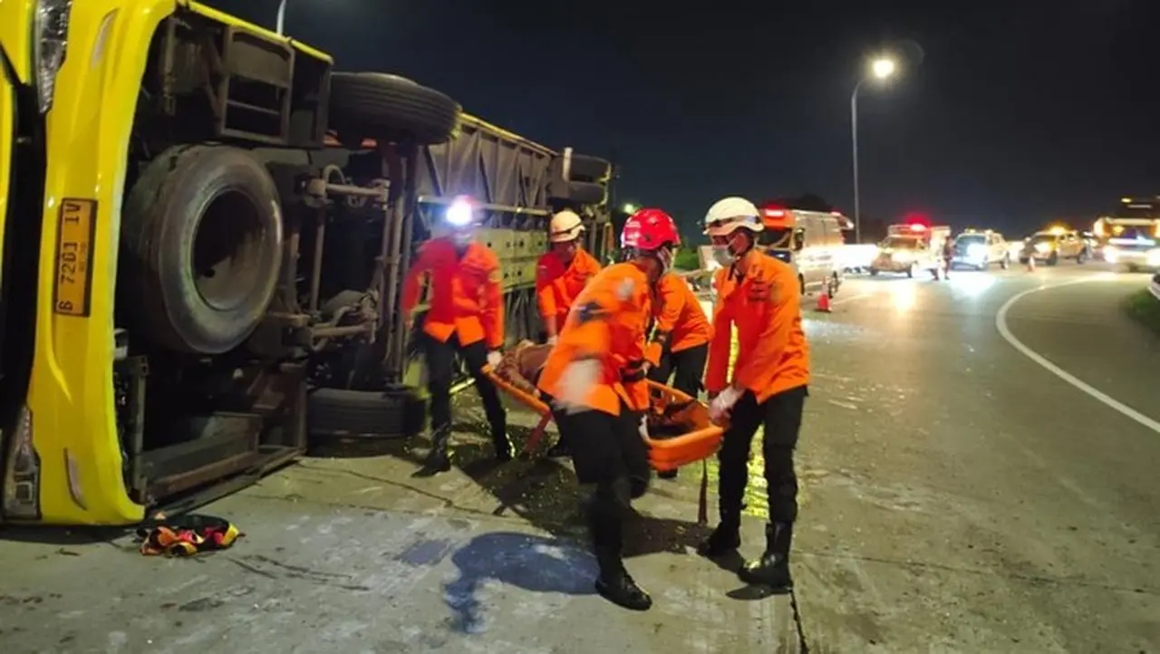 Basarnas Semarang: 15 Korban Tewas Akibat Bus Cahaya Trans Tabrak Pembatas Tol Krapyak