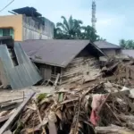 Banjir Aceh Tamiang: Warga Berenang Cari Roti Hanyut Demi Bertahan Hidup