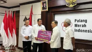 PMI Terima Rp 1,5 Miliar Donasi dari Pemkab Tangerang untuk Korban Bencana Sumatera