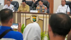 Kemenhut dan Polda Lampung Ungkap Asal-Usul Kayu Gelondongan Terdampar di Pantai Tanjung Setia