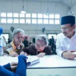 Gus Ipul Awasi Penyaluran BLTS di Jatinegara, Ingatkan Warga Gunakan Dana Secara Bijak