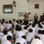 Polisi Mampang Sambangi SMAN 60, Edukasi Pelajar Jauhi Anarkisme dan Tawuran