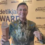 Kapolres Cimahi AKBP Niko N Adi Putra Raih Penghargaan Tokoh Transformasi Layanan Publik dan Keamanan Daerah