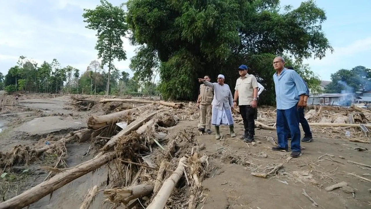 Menteri Ekraf Teuku Riefky Harsya Tinjau Langsung Banjir Aceh, Dengarkan Keluhan Warga