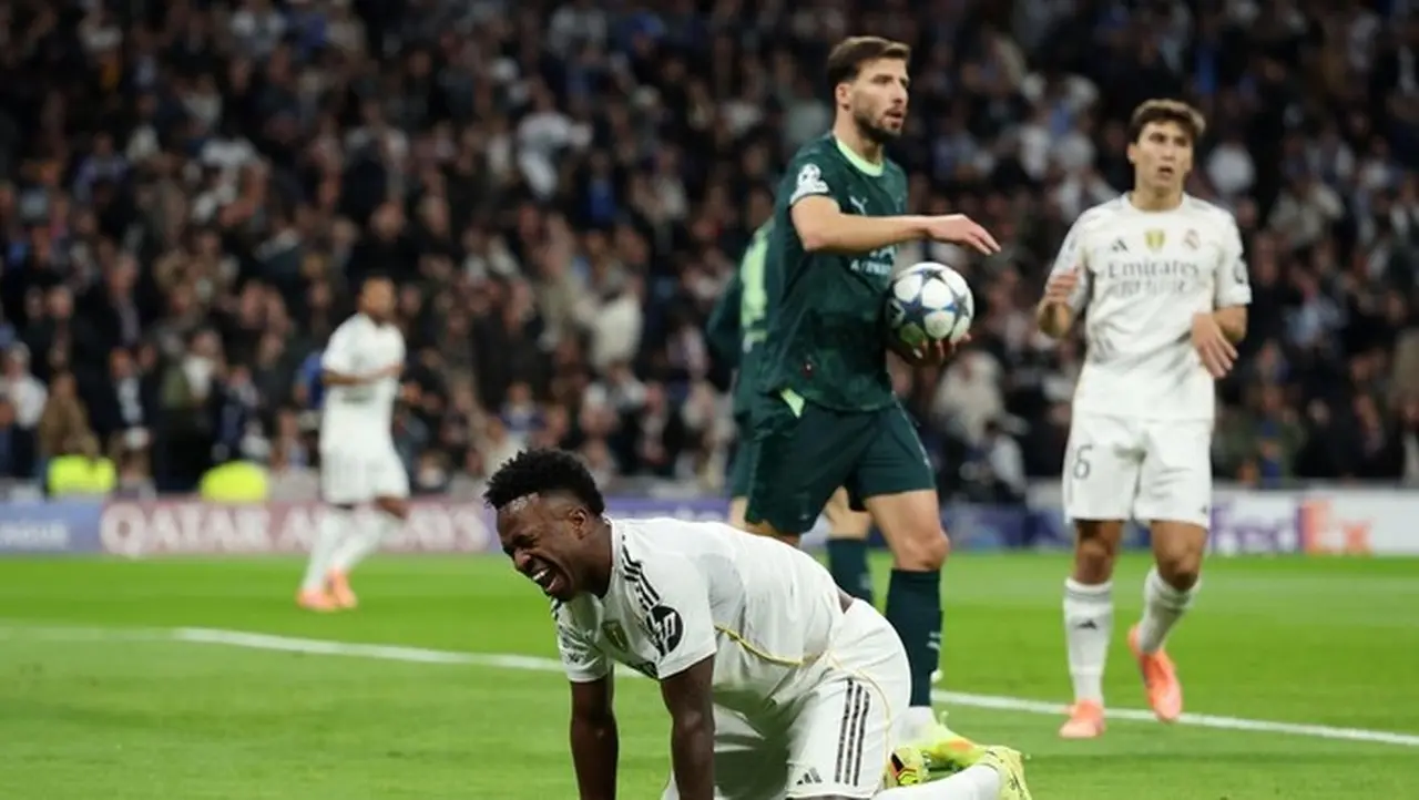 Real Madrid Kalah Beruntun di Kandang, Fans Bernabeu Ungkapkan Kekecewaan dengan Cemoohan Real Madrid Kalah Beruntun di Kandang, Fans Bernabeu Ungkapkan Kekecewaan dengan Cemoohan