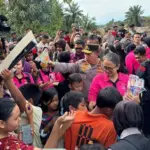 Kapolri Jenderal Listyo Sigit Prabowo Tinjau Pengungsian Korban Banjir di Aceh Tamiang, Distribusikan Bantuan