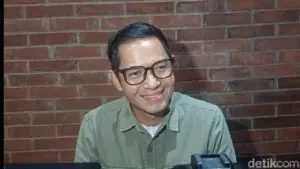 Dude Harlino Bela Alyssa Soebandono yang Dinyinyiri soal Pendidikan Akselerasi