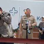 Gubernur DKI Jakarta Pramono Anung Menangis Usai Jenguk Siswa Korban Tabrak Mobil MBG