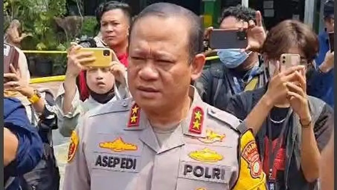 Kapolda Metro Prihatin Mobil MBG Tabrak SD di Cilincing, 19 Siswa Jadi Korban Kapolda Metro Prihatin Mobil MBG Tabrak SD di Cilincing, 19 Siswa Jadi Korban