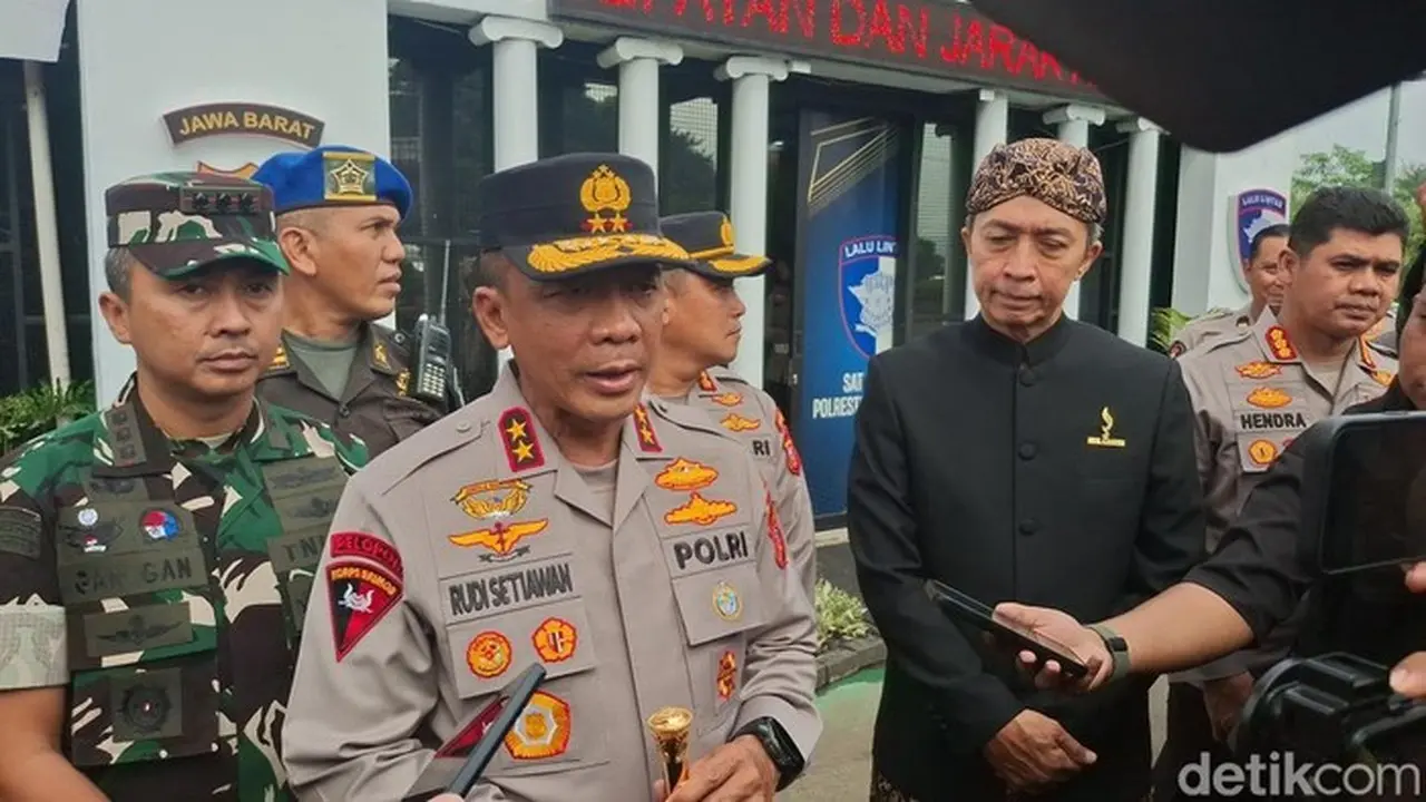 Antisipasi Macet Nataru, Kapolda Jabar: Joki Jalur Alternatif Puncak Bogor Akan Ditertibkan dan Direkrut