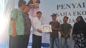 Wagub Banten Ingatkan Penerima Bansos UEP: Jangan Beli HP, Gunakan untuk Modal Usaha