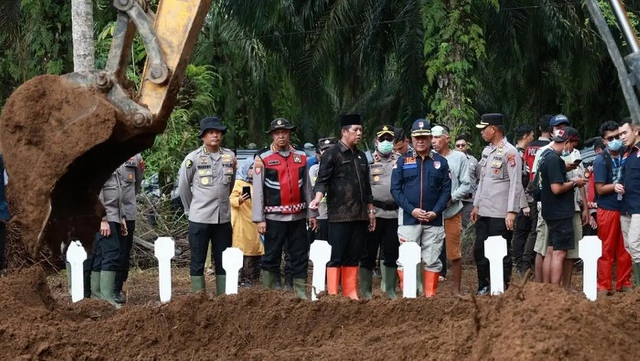 10 Jenazah Korban Galodo Tak Teridentifikasi Dimakamkan Massal di Agam