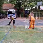 Pasca Kecelakaan Maut, Polisi dan PPSU Bersihkan Lapangan SDN Cilincing, Trauma Healing Dimulai