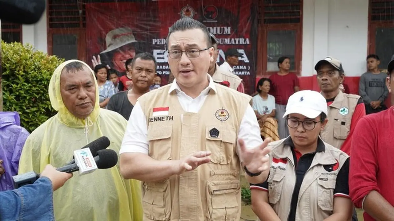 BAGUNA PDI Perjuangan DKI Jakarta Dirikan Dapur Umum di Tapanuli Tengah Pasca Bencana