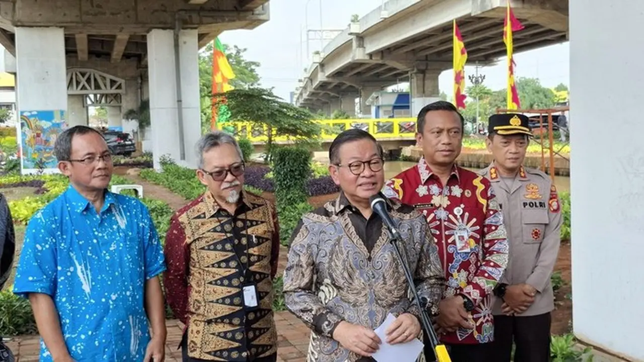 Kolong Tol Becakayu dan Dalam Kota Jakarta Timur ‘Disulap’ Jadi Kanvas Mural Terpanjang Rekor MURI