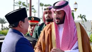 Prabowo dan Pangeran MBS Bahas Pembangunan Kampung Haji dan Bencana Sumatera via Telepon