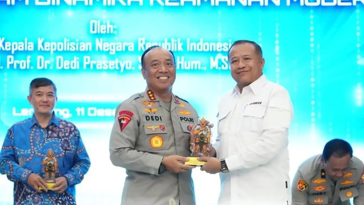 Wakapolri Rilis Buku Teknologi Kepolisian, Dorong Polri Mandiri Produksi Teknologi Keamanan Nasional Wakapolri Rilis Buku Teknologi Kepolisian, Dorong Polri Mandiri Produksi Teknologi Keamanan Nasional