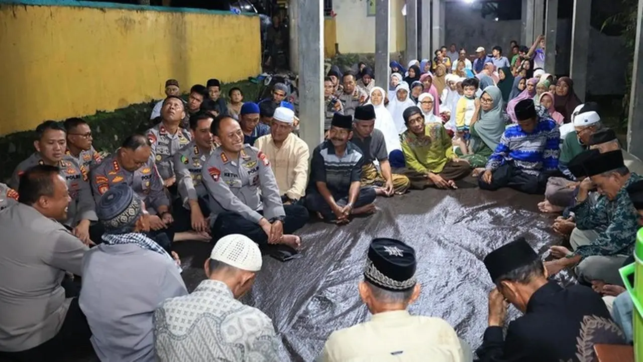 Polda Riau Akhiri Misi Kemanusiaan di Agam dengan Doa Bersama Warga
