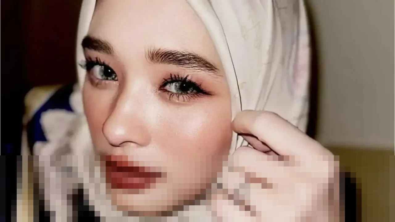 Inara Rusli Beberkan Keputusan Pertahankan Rumah Tangga Siri dengan Insanul Fahmi: Nasihat Buya Yahya Jadi Kunci Inara Rusli Beberkan Keputusan Pertahankan Rumah Tangga Siri dengan Insanul Fahmi: Nasihat Buya Yahya Jadi Kunci