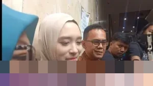 Inara Rusli Mantap Cabut Laporan Penipuan Terhadap Insanul Fahmi, Tegaskan: “Saya Coba untuk Taat sebagai Muslimah”