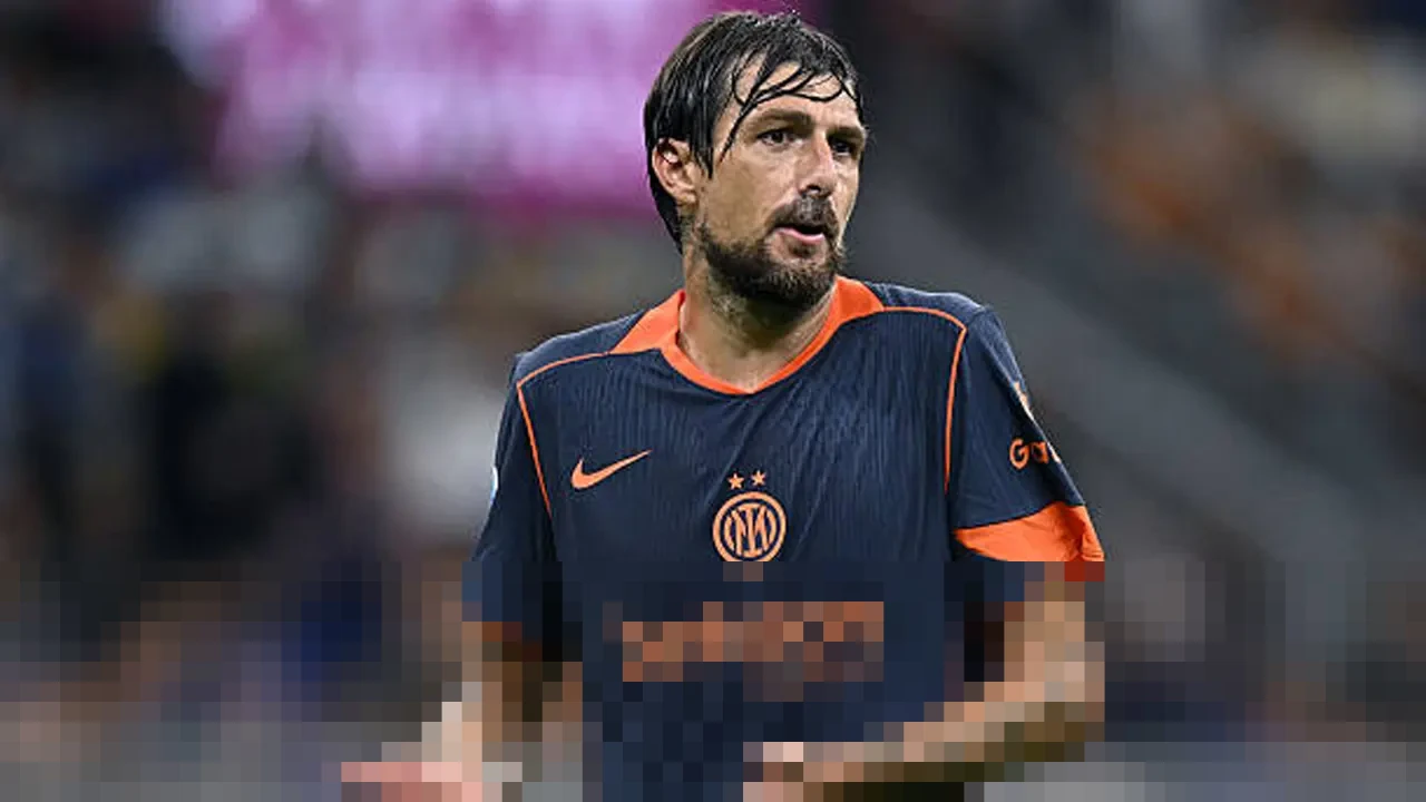 Inter Milan Dihantam Badai Cedera, Francesco Acerbi dan Matteo Darmian Absen Hingga Januari 2026