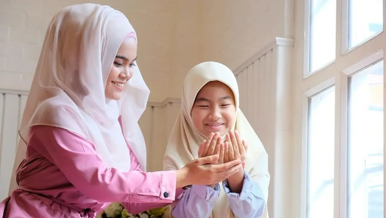 Islam Tegaskan Peran Krusial Ibu sebagai Pelindung dan Pendidik Utama dalam Membangun Generasi Rabbani