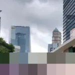 Jakarta Diselimuti Mendung dan Gerimis, Pengendara Menepi Jelang Pergantian Tahun 2026