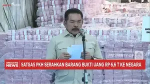 Jaksa Agung ST Burhanuddin Serahkan Dana Rp 6,6 Triliun Sitaan Satgas PKH di Hadapan Presiden