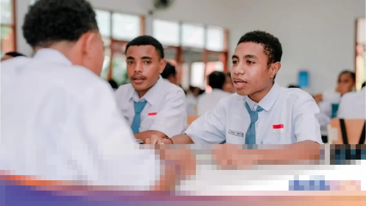 Jalan Baru Sergio Rawai: Dari Berburu di Hutan Papua Menuju Cita-cita Penerang Kampung