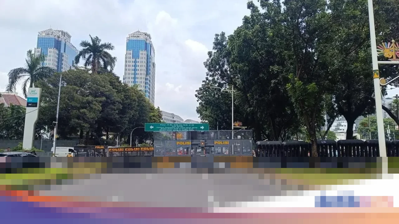 Jalan Medan Merdeka Selatan Ditutup Sebagian Akibat Demo Buruh Tolak UMP DKI 2026