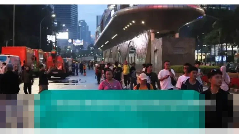 Jalan Sekitar Bundaran HI Ditutup Jelang Tahun Baru 2026, Pemprov DKI Ganti Pesta Kembang Api dengan Doa Bersama Jalan Sekitar Bundaran HI Ditutup Jelang Tahun Baru 2026, Pemprov DKI Ganti Pesta Kembang Api dengan Doa Bersama