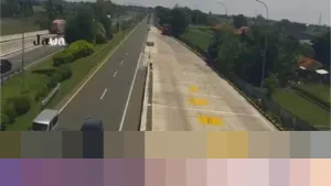 Jasa Marga Laporkan Lalu Lintas Tol H+1 Natal Jumat Siang: Mayoritas Lancar, Ada Kepadatan dan Kecelakaan